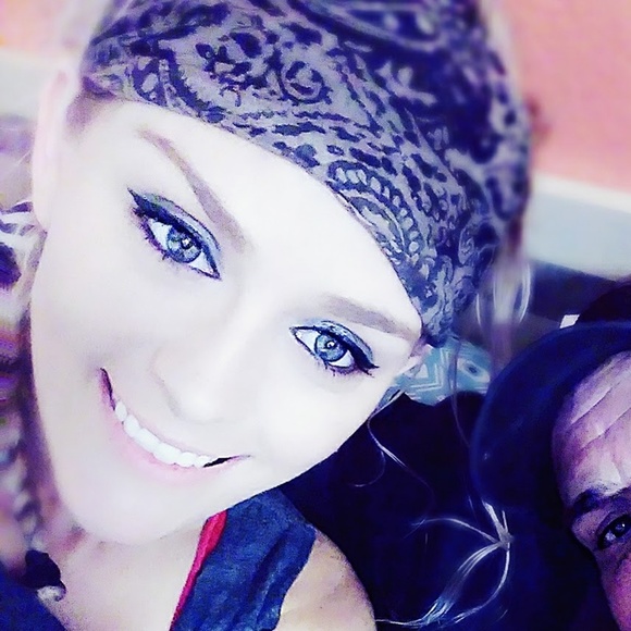 Meet your Posher, Taylor - Picture 1 of 1